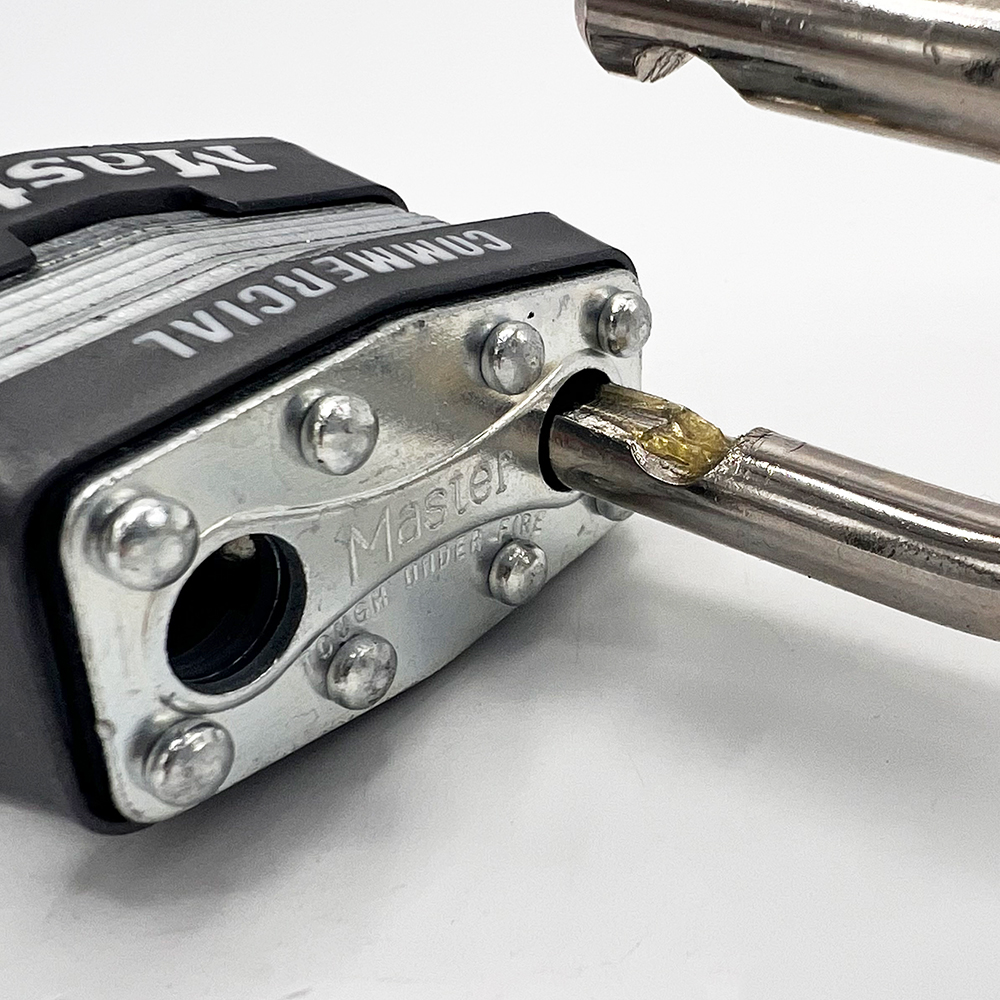 Master 1KA 40mm Open Shackle Laminated Padlock - Image 3